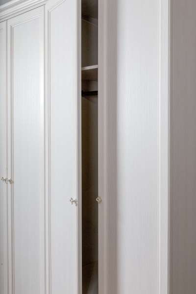 Шкаф трёхдверный с зеркалом Амели